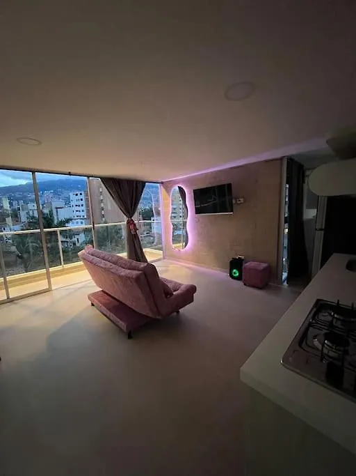 Lindo Apartamento En Laureles Con Piscina 501 Medellin 0*,  Colombia