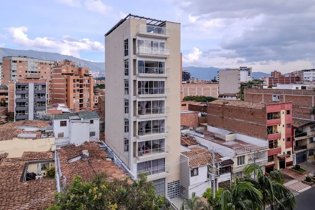 Lindo Apartamento En Laureles Con Piscina 501 Medellin 0*,  Colombia