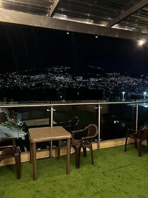 Lindo Apartamento En Laureles Con Piscina 501 Medellín 0*,