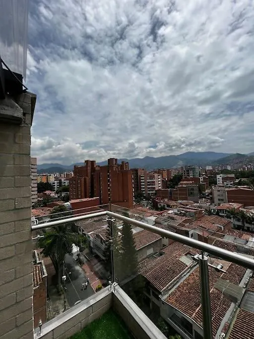 Lindo Apartamento En Laureles Con Piscina 501 Medellín